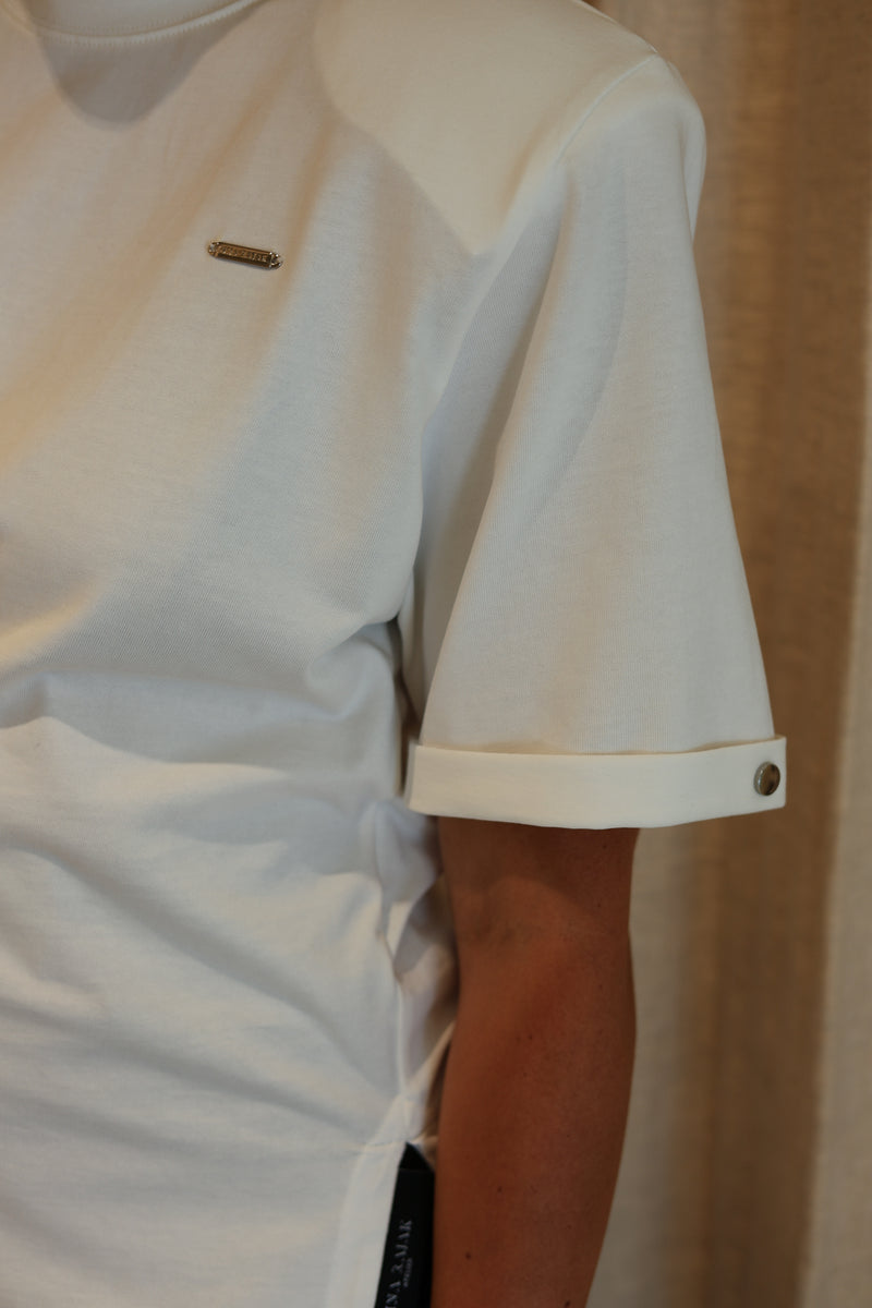 Assymetric T-shirt wit