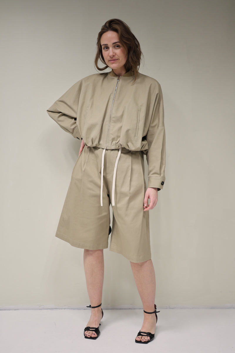 Elegant Cotton Gabardine Bermuda Shorts