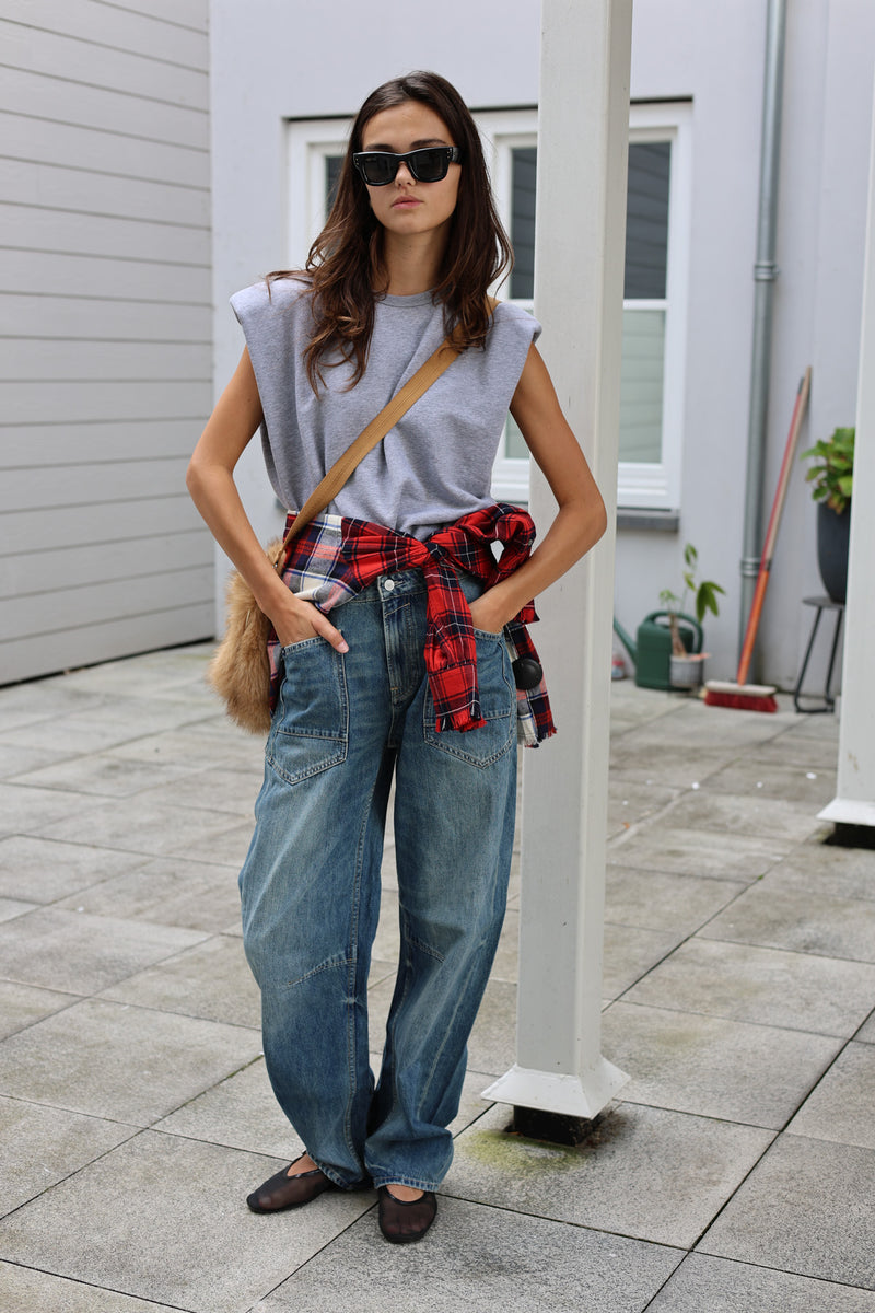 MONTANA SLEEVELESS SWEAT - Grijs