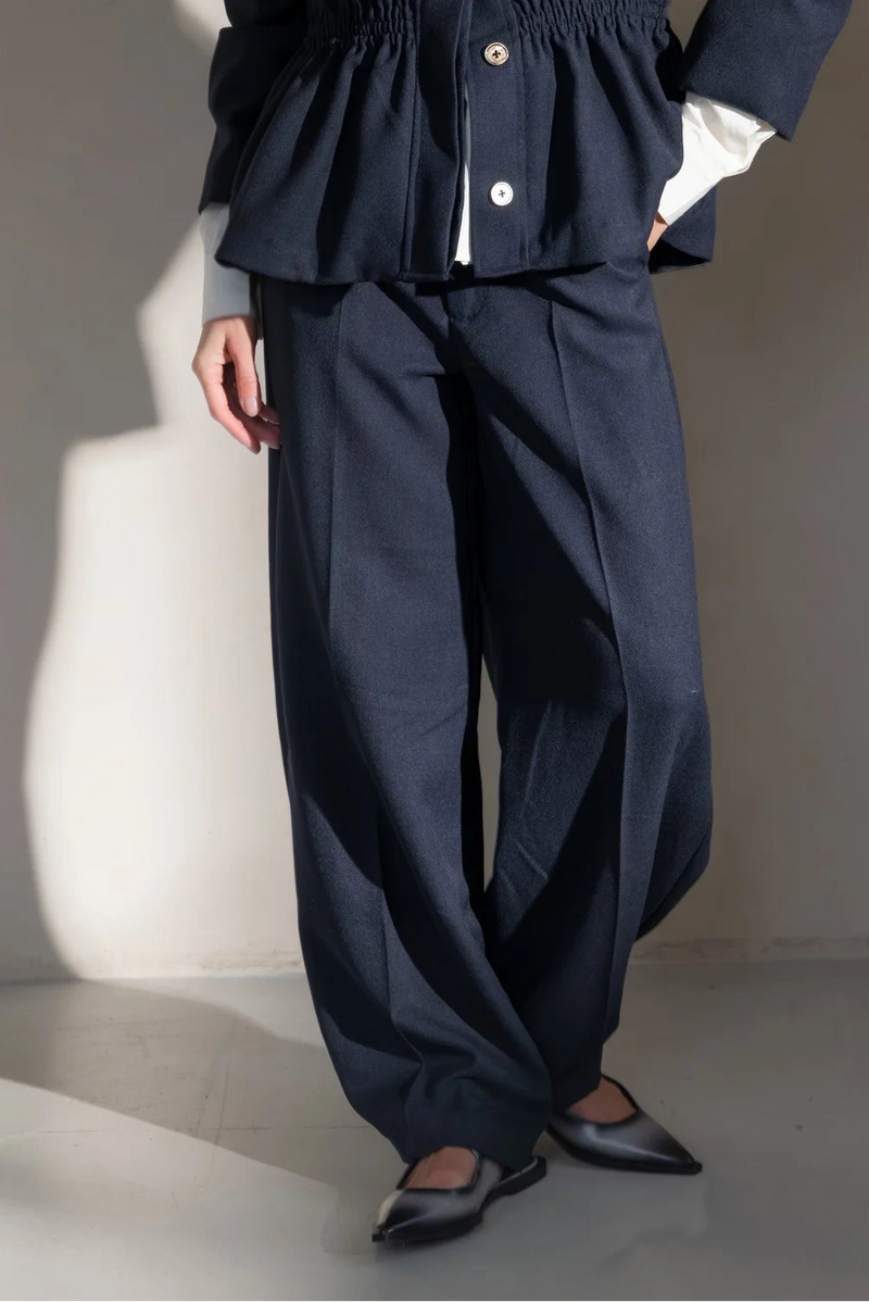 CLENDIS Tappered button detail pants night blue